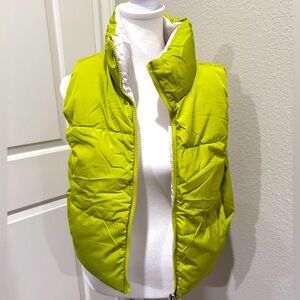 IRIS women's polyester reversible puffer jacket; women’s small; chartreuse/white